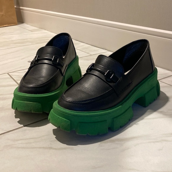 Steve Madden Trifecta Green Multi Loafer - Picture 5 of 8
